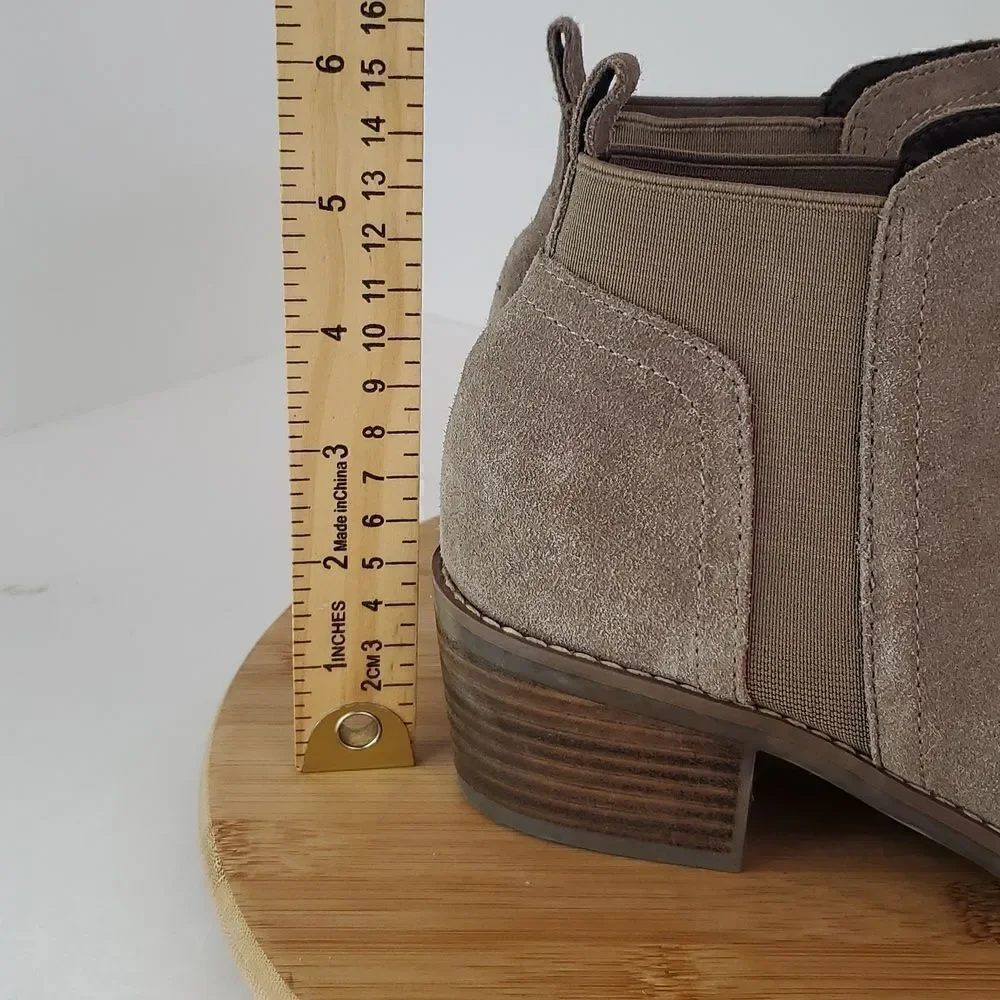 Me Too Womens Zarita 14 Taupe Suede Booties Ankle Boots Shoes 7.5M